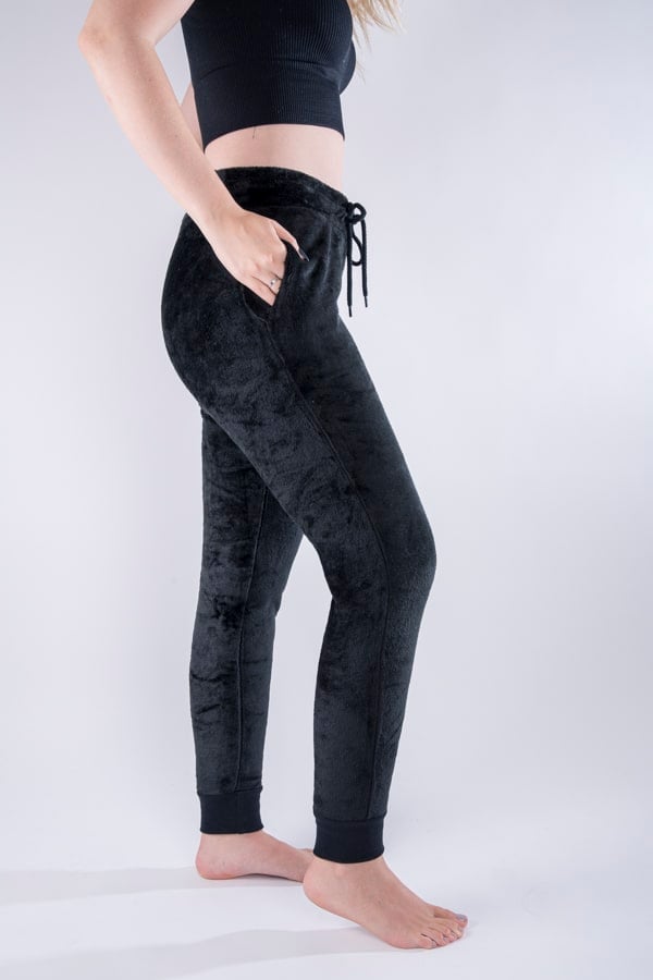 Jogging en peluche – noir